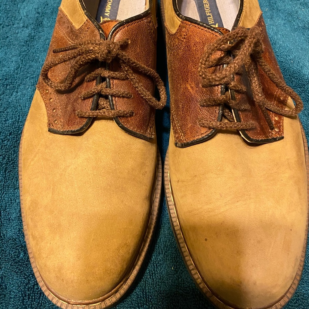 Tommy Hilfiger men’s lace up casual shoes.